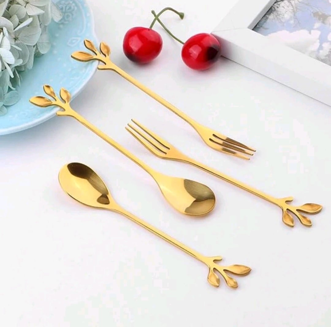 GOLD DESSERT CUTLERY SET (5 teaspoons & 5 forks)