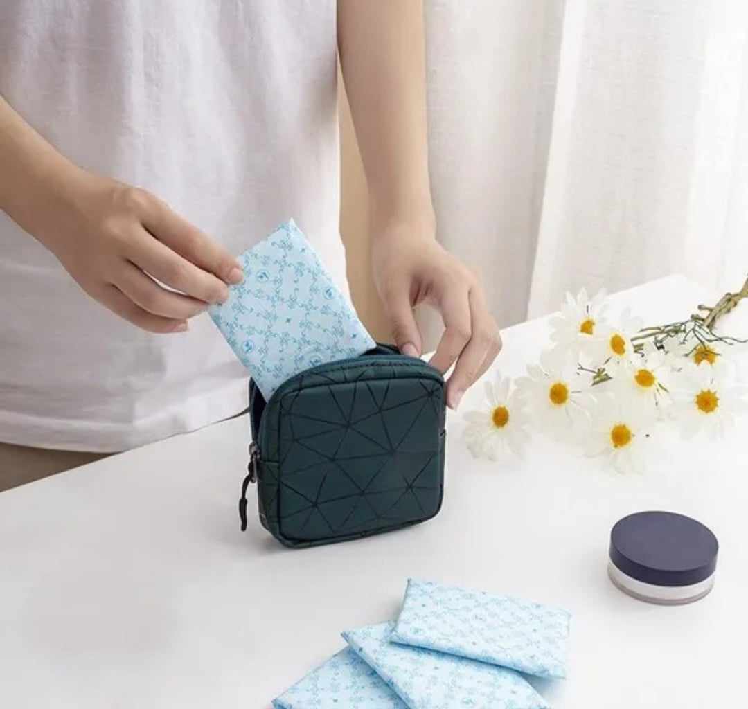 TOILETRY BAG