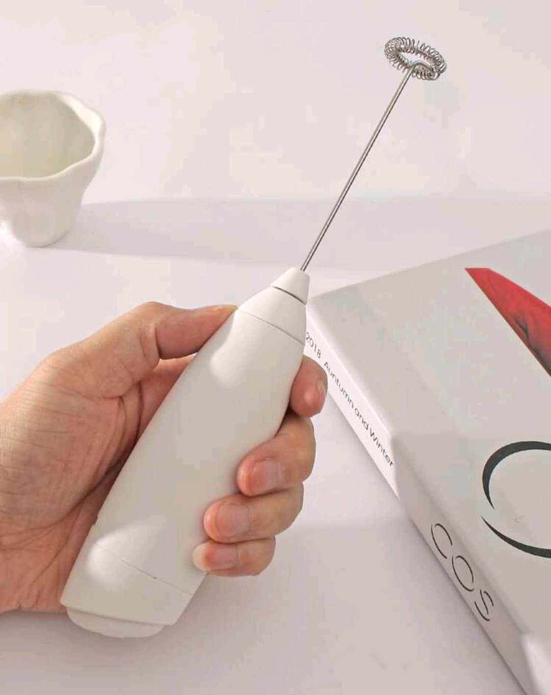 USB WHISK FOR PROTEIN SHAKE (White)