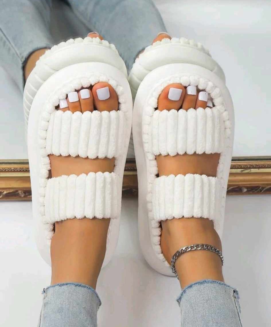 MATERNITY FLUFFY SLIPPERS (White)