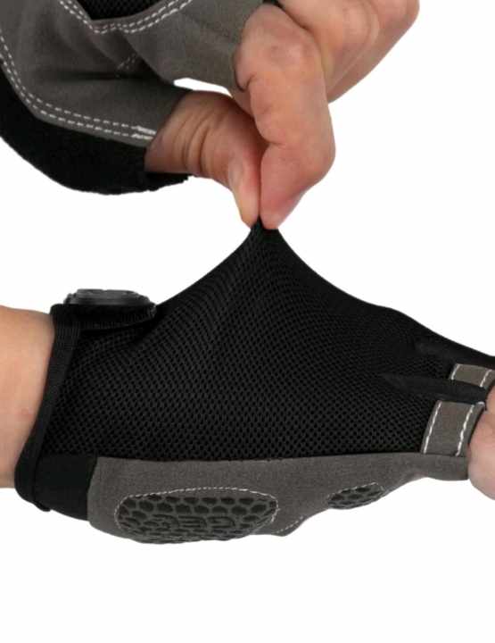 SPORT NON-SLIP GLOVES (Black/Grey)